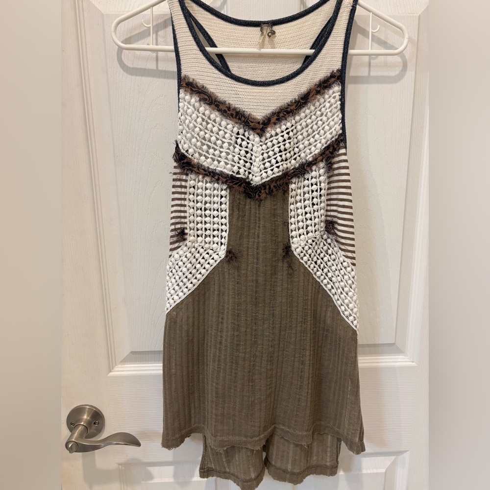 BKE Knit Olive Green Tank with White Trim,
